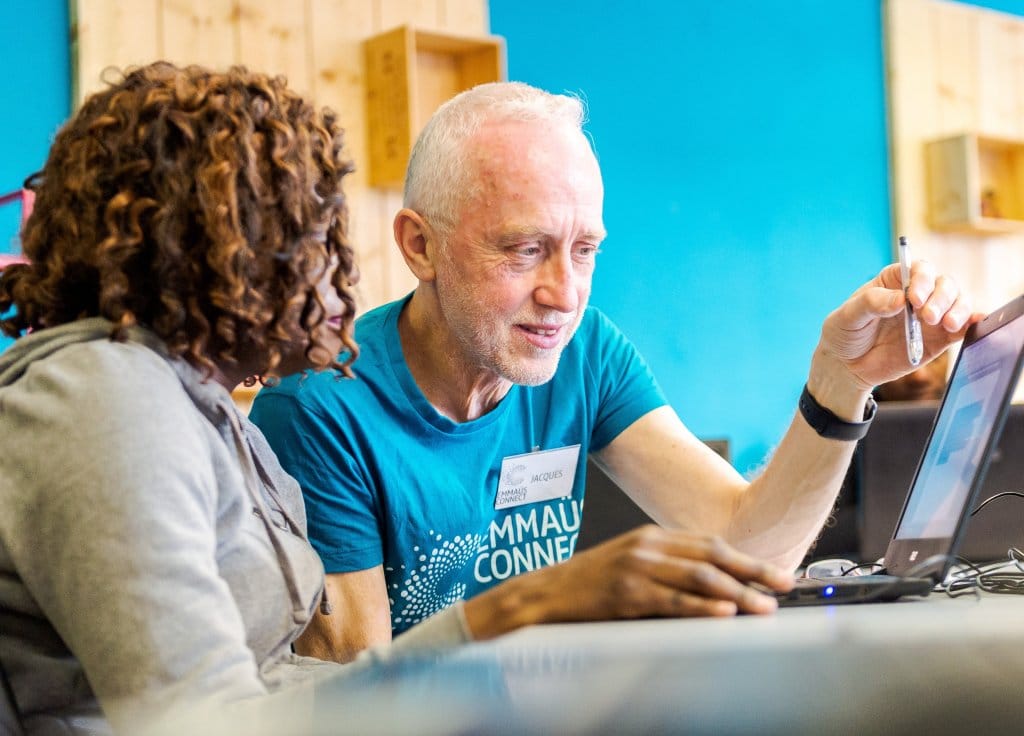 Vers l’autonomie numérique grâce à Emmaüs Connect