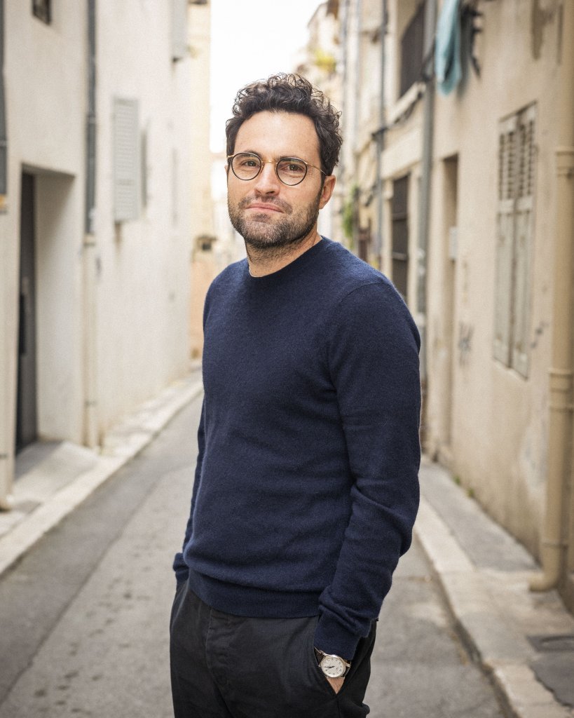 Hadrien Bels : un livre pour dire “je t’aime” à la ville de Marseille