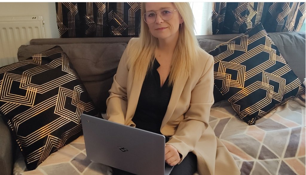 Brest : elle met en relation employeurs et demandeurs d’emploi via Facebook