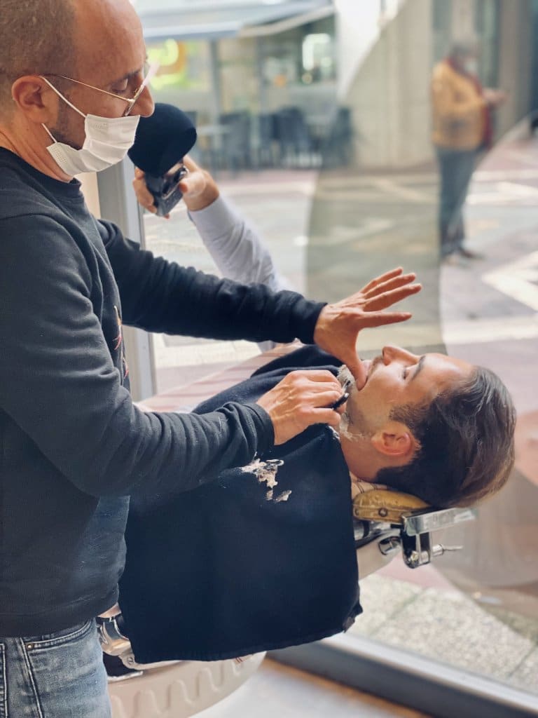 Chez le barbier pour Movember !