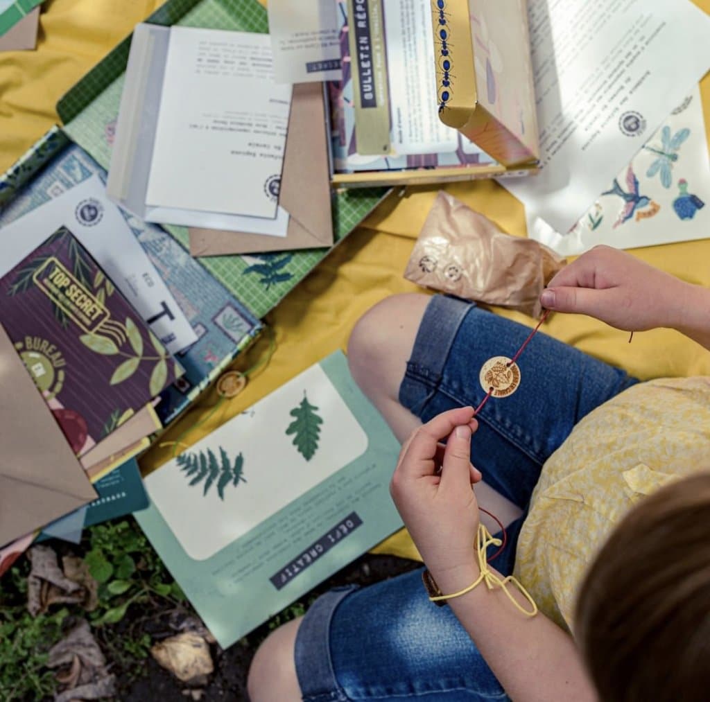 Les Enquêtes En Cavale : votre enfant devient espion !
