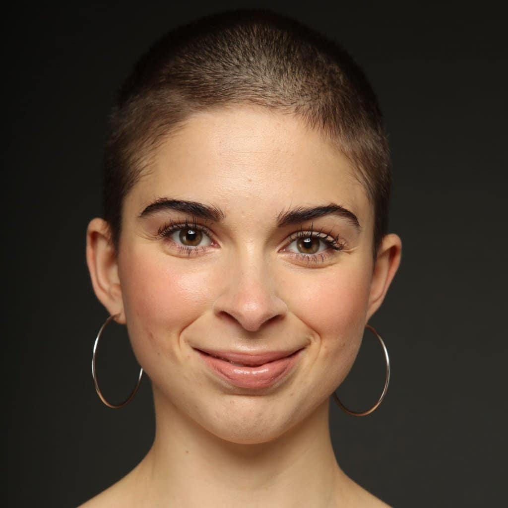 Eline Peres, professeure de yoga exilée à Londres