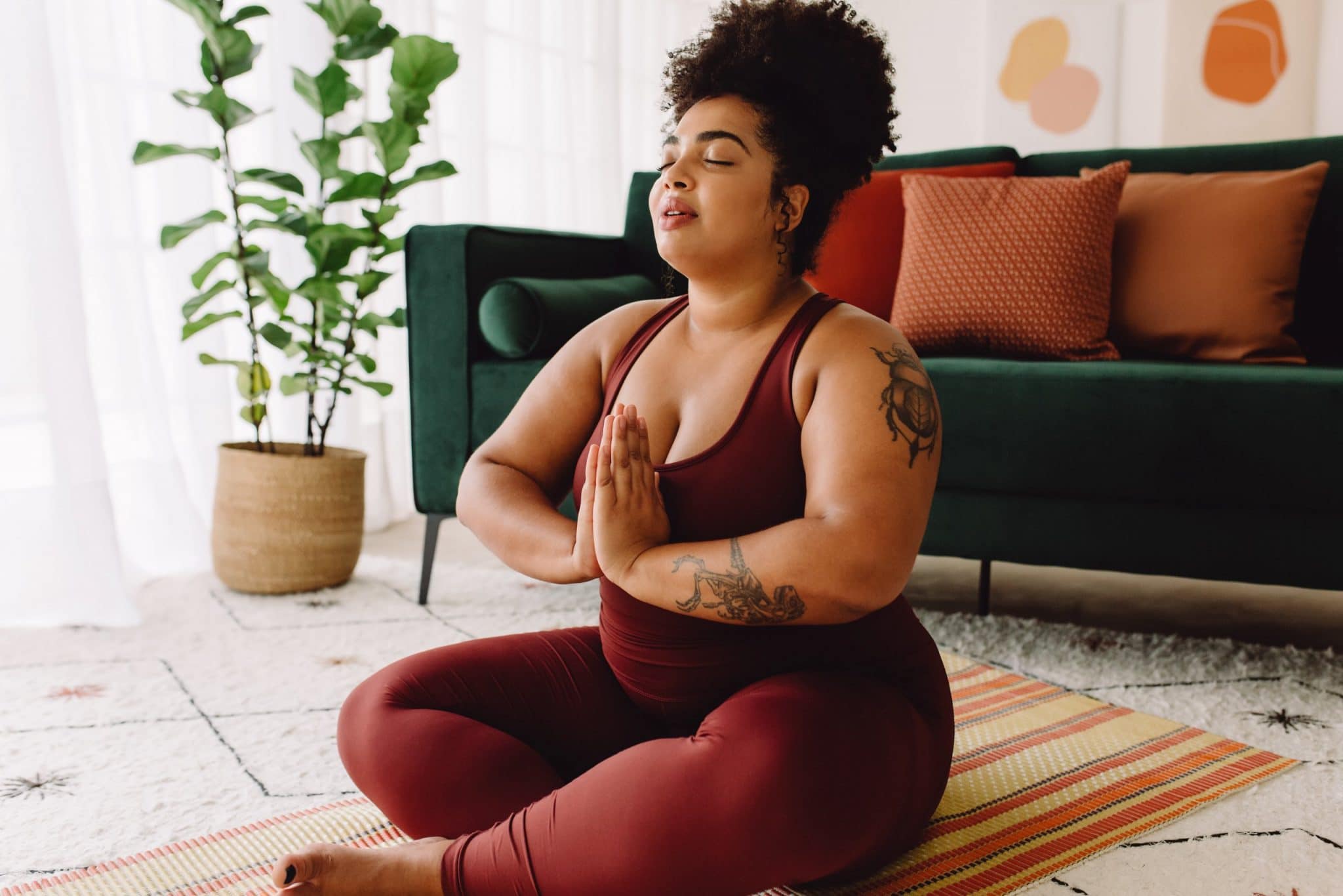Comment le yoga peut aider à mieux vivre avec l’endométriose