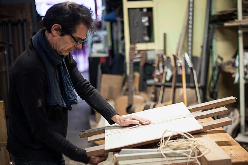 Hervé Bérardet, un maître artisan luthier dans une démarche éco-responsable