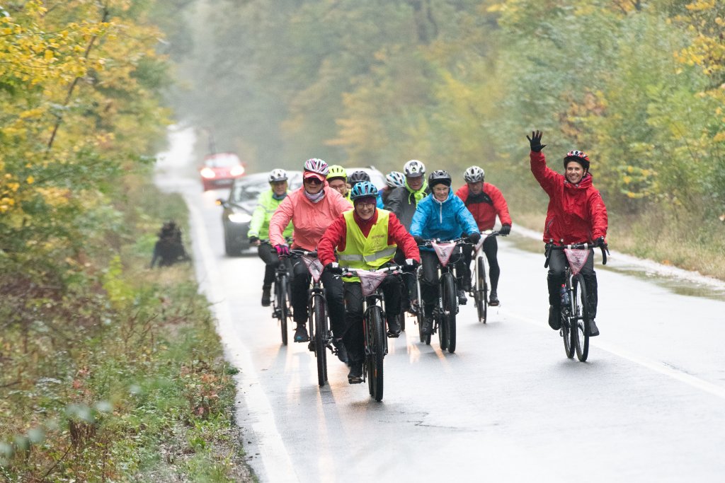 Elles pédalent 3 700 kms à vélo contre le cancer du sein !