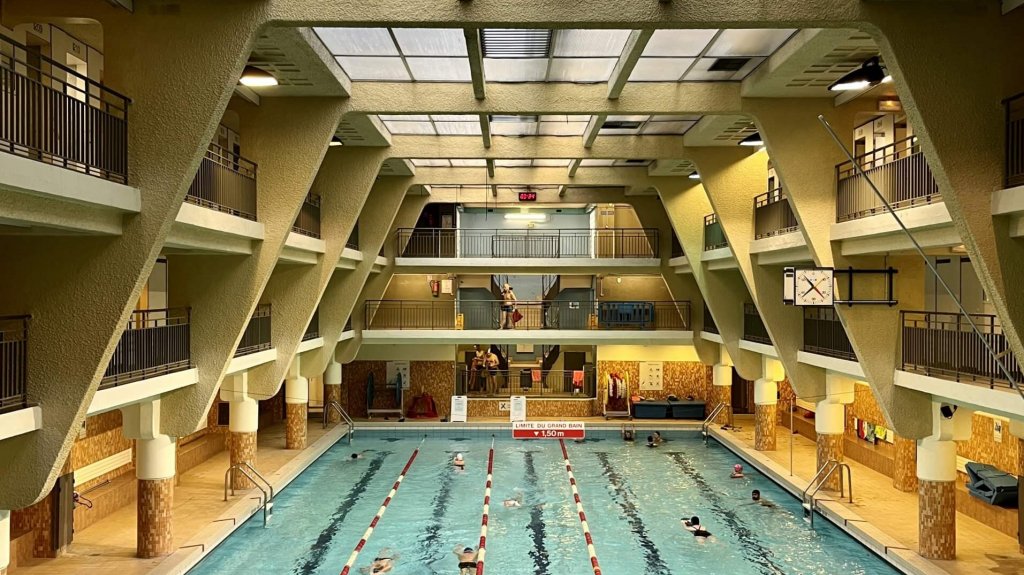 Paris : une nageuse veut tester les 42 piscines de la capitale