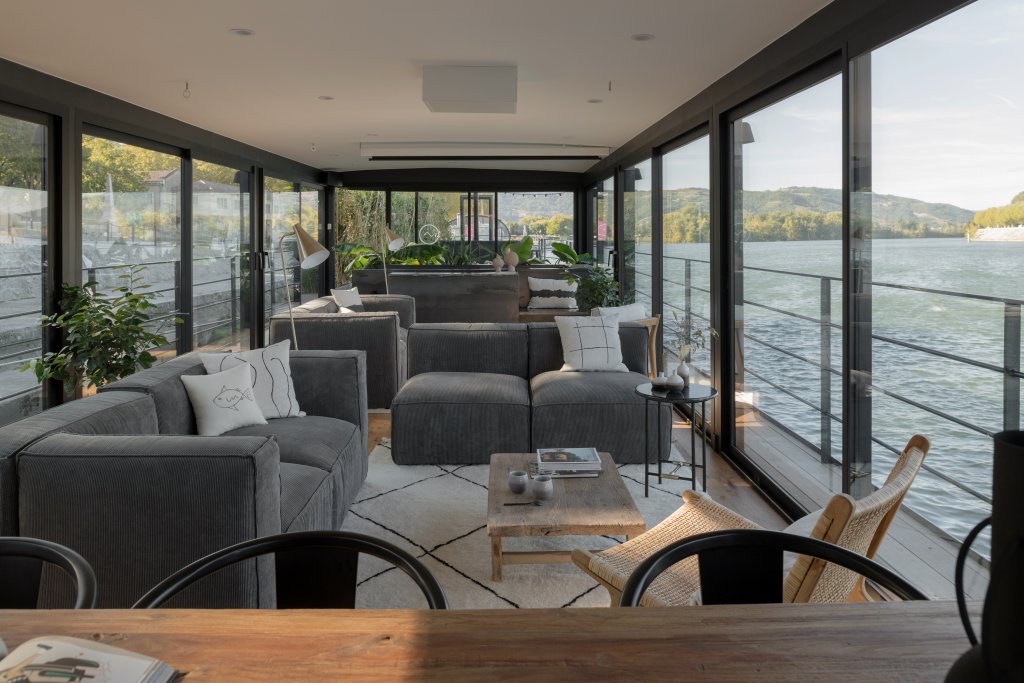 Ardèche : Slow tourisme sur le Rhône, à bord d’une péniche