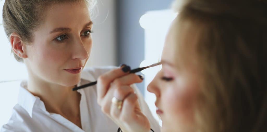 Socio-esthétique : redonner de l’estime aux personnes fragilisées