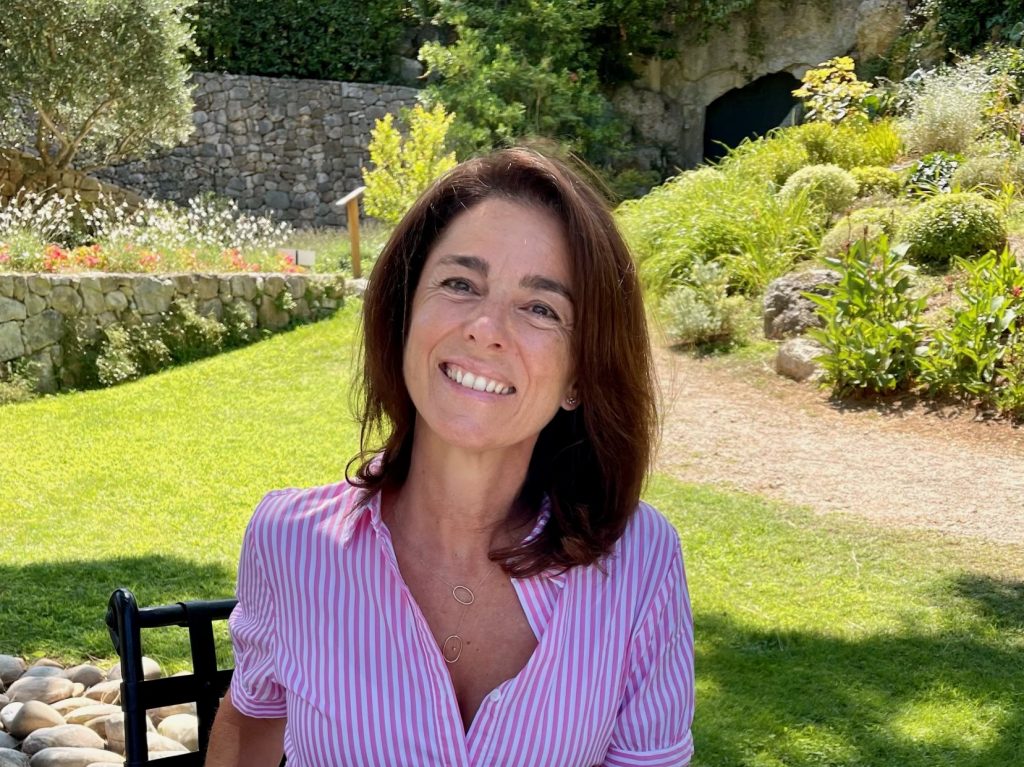 Véronique a décidé de se mettre en accord avec ses engagements