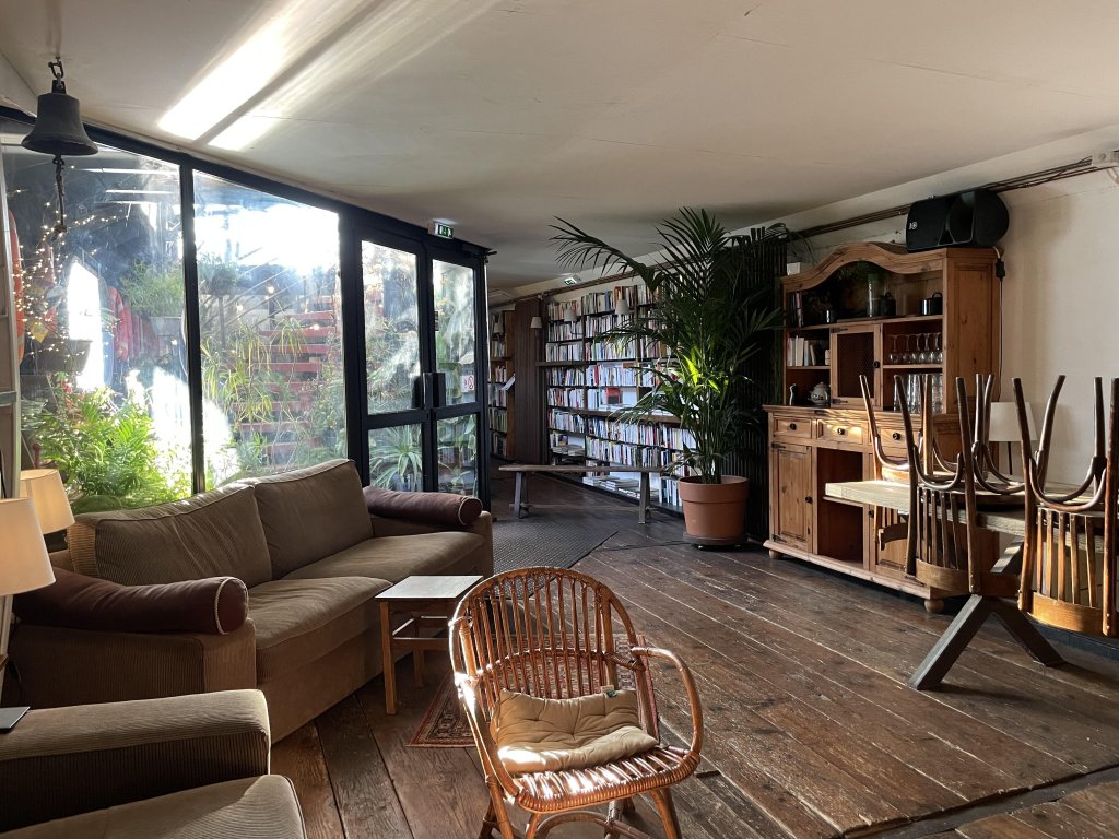 Paris : l’Eau et les rêves, librairie flottante qui invite à la déconnexion