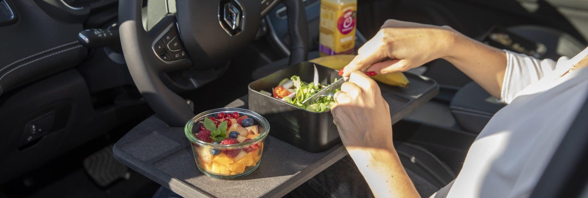 Platoto, une solution pour manger et travailler dans sa voiture