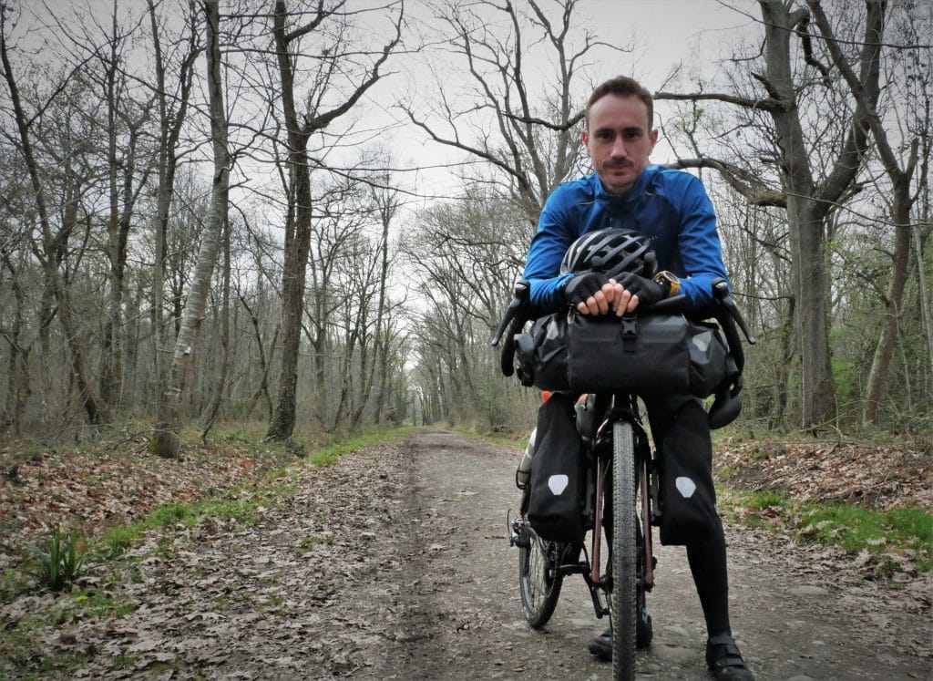 Ancien professeur d’histoire, il pédale pour le devoir de mémoire