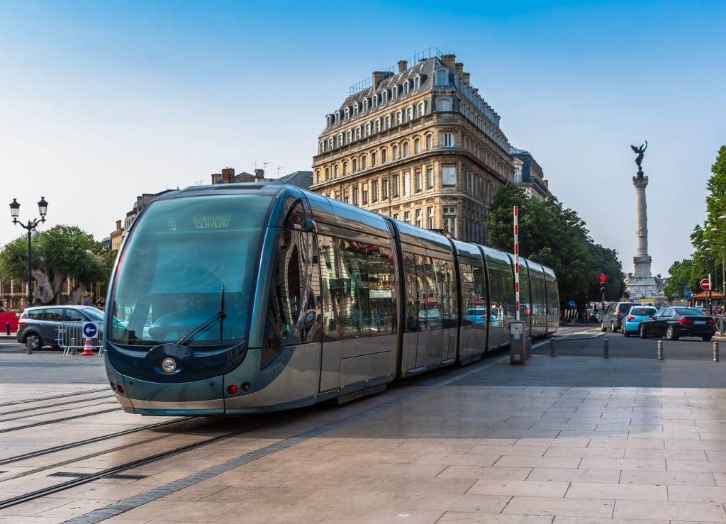 Bordeaux : un simulateur de vieillesse à essayer dans le tramway 