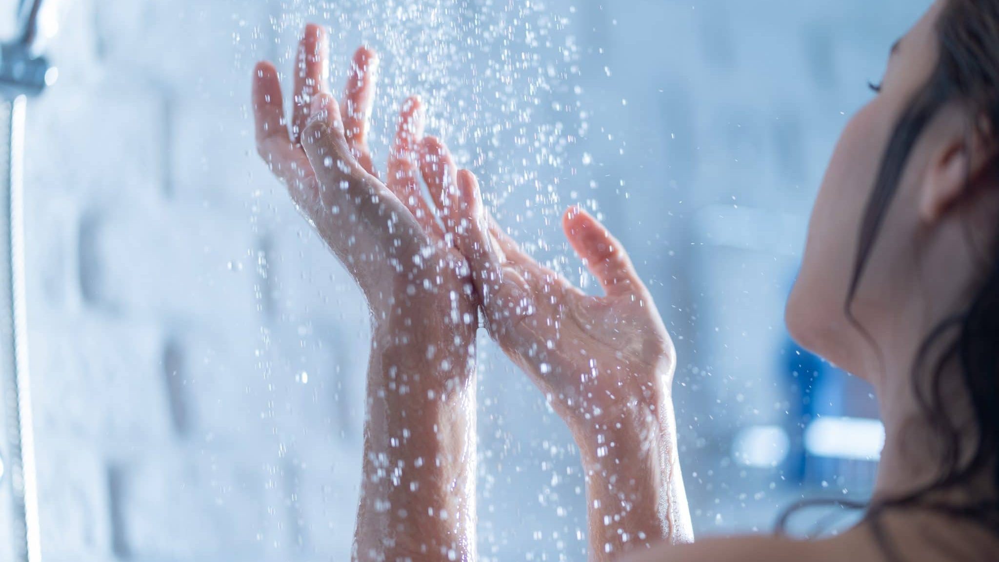 Ilya, des douches cycliques pour consommer moins d’eau