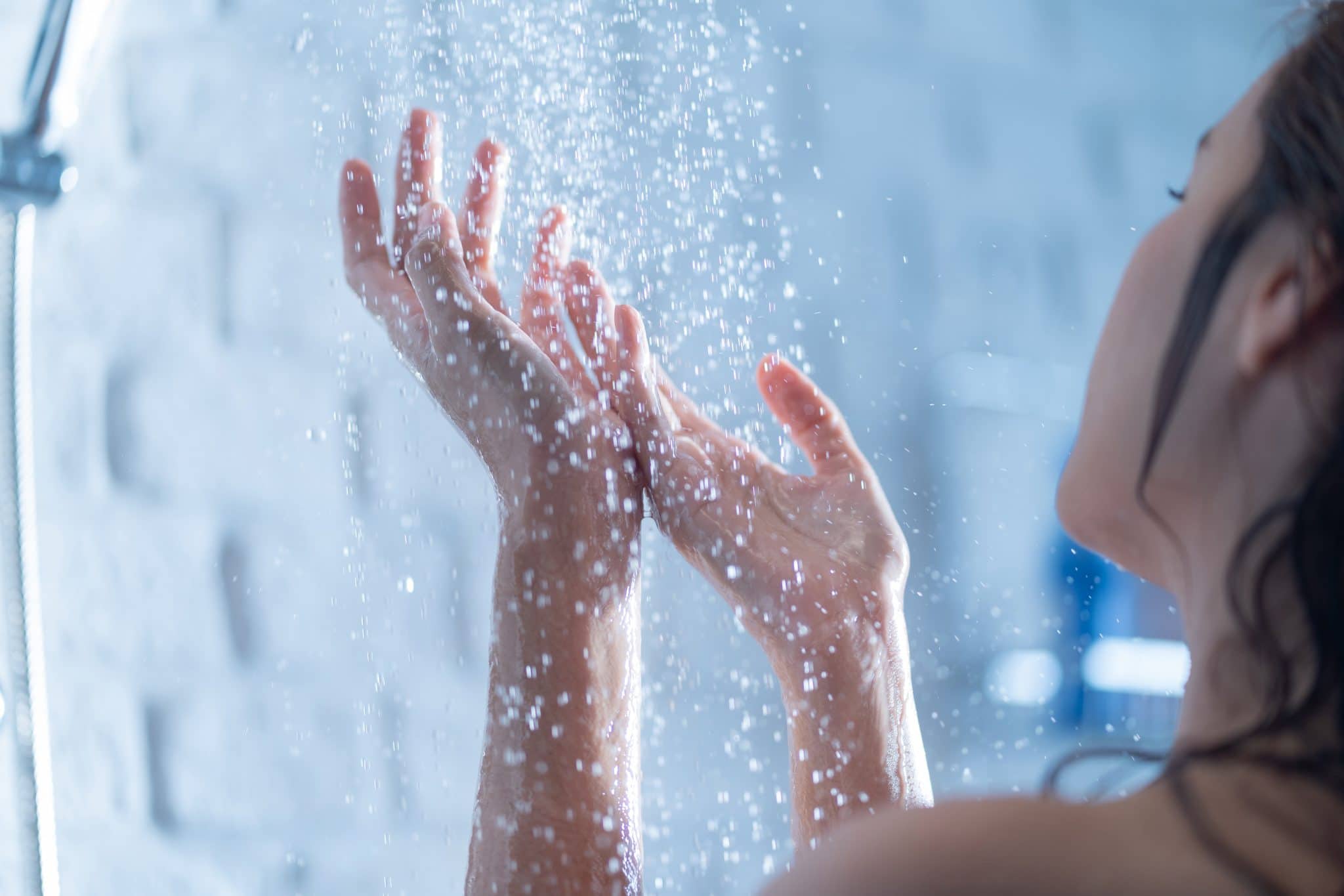 Ilya, des douches cycliques pour consommer moins d’eau