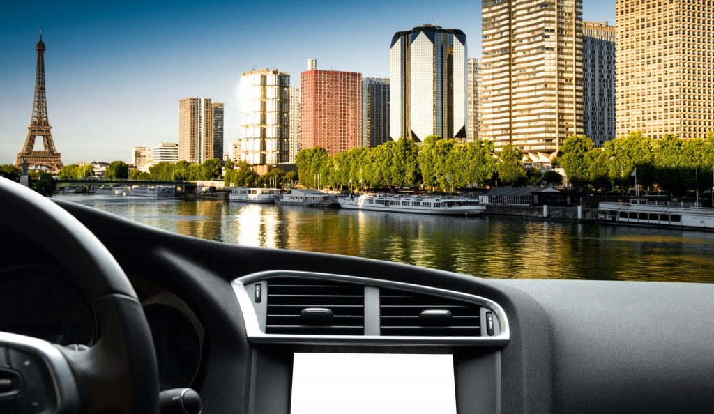 Paris : la première voiture-bateau-taxi a circulé sur la seine