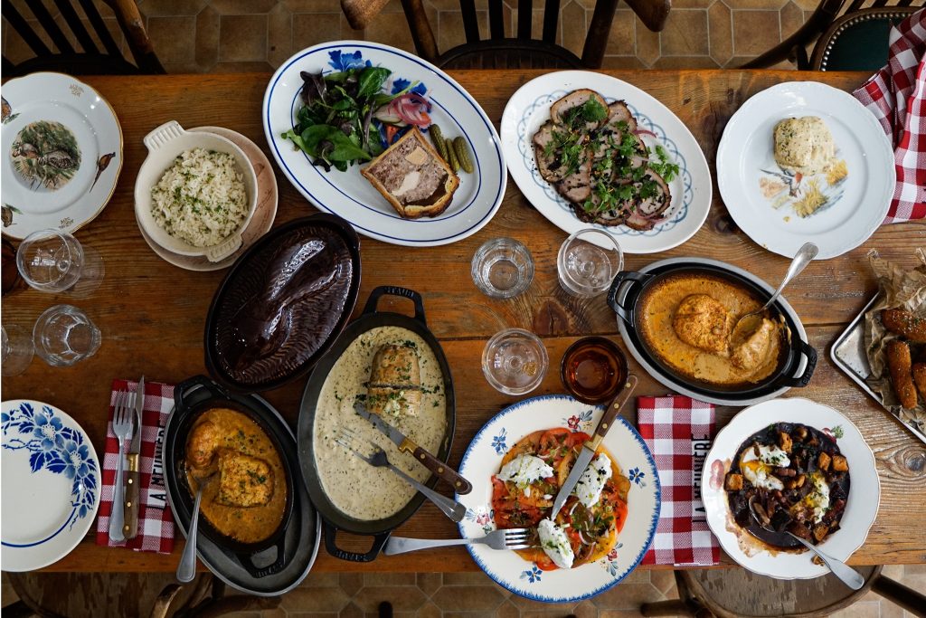 Paris : la tradition des bouchons lyonnais de père en fille