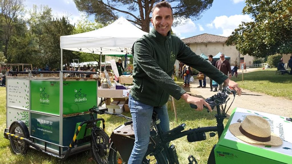 Jardinier urbain à vélo, une démarche militante pour Alexis Peylhard
