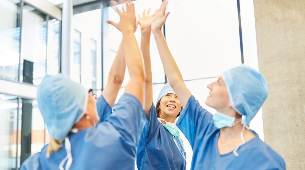 Sous ta blouse, une plateforme mieux-être pour les femmes soignantes