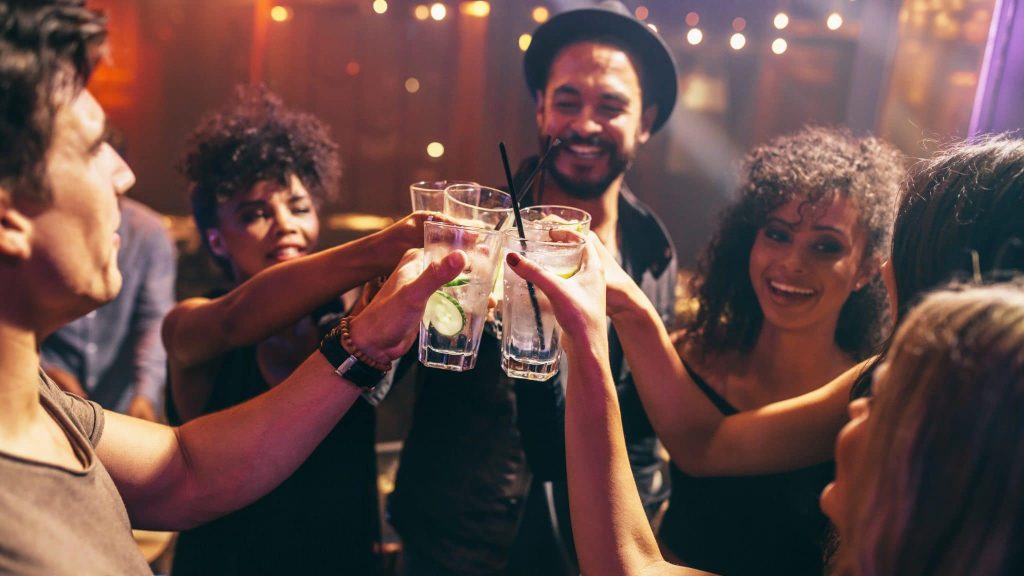 Comment privatiser gratuitement un bar pour une soirée ?