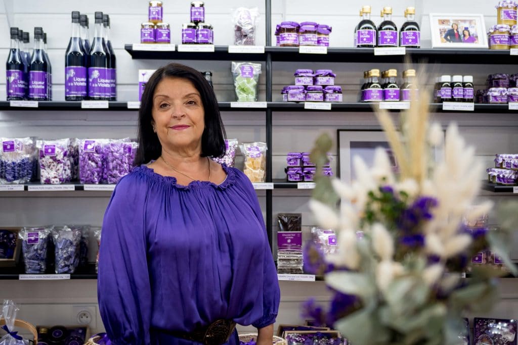 Femme chef d’entreprise : audace et passion pour la violette