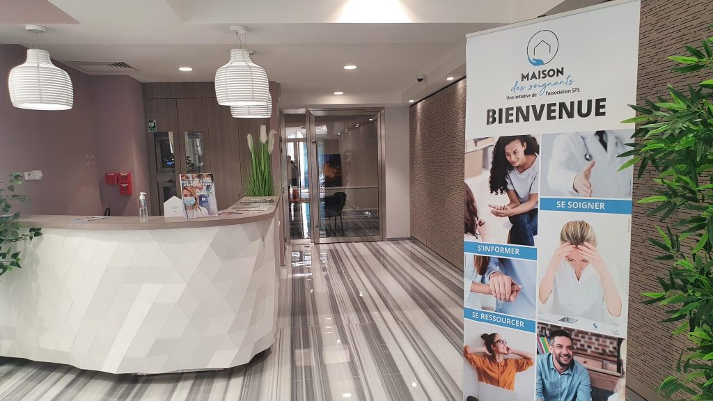 Paris : la Maison des soignants, un lieu pour apaiser leurs maux