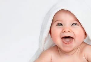 bébé souriant