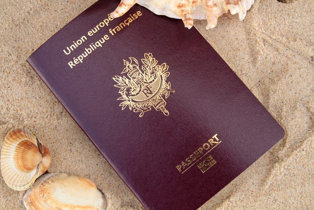 Un nouveau passeport en 30 jours au lieu de 100, c’est possible !