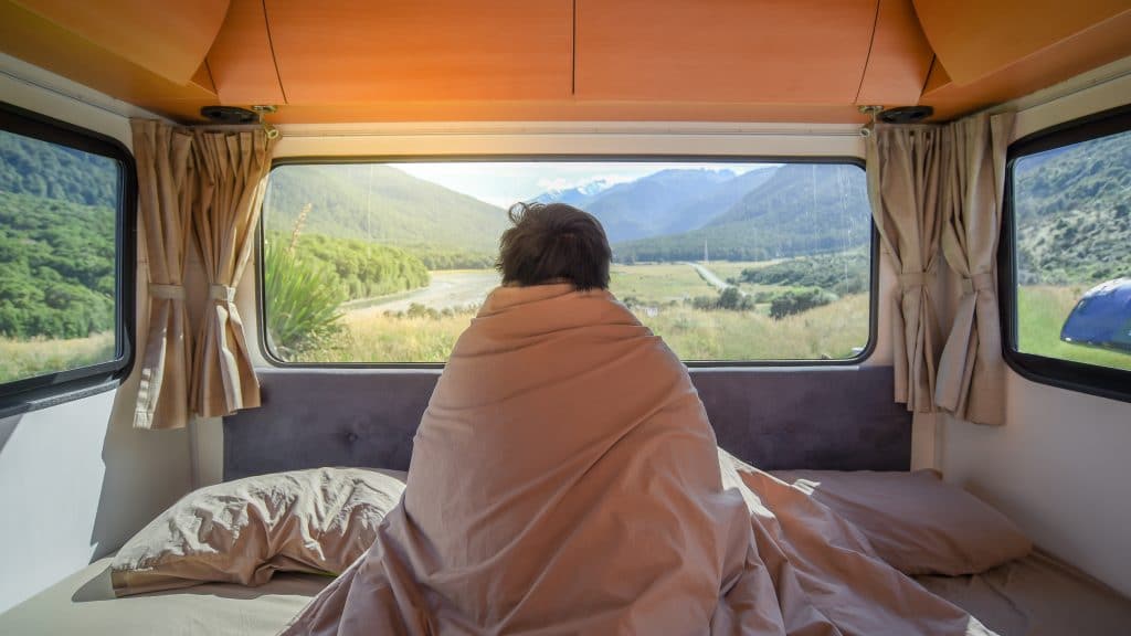 Make my van le marche du voyage en fourgon se porte tres bien
