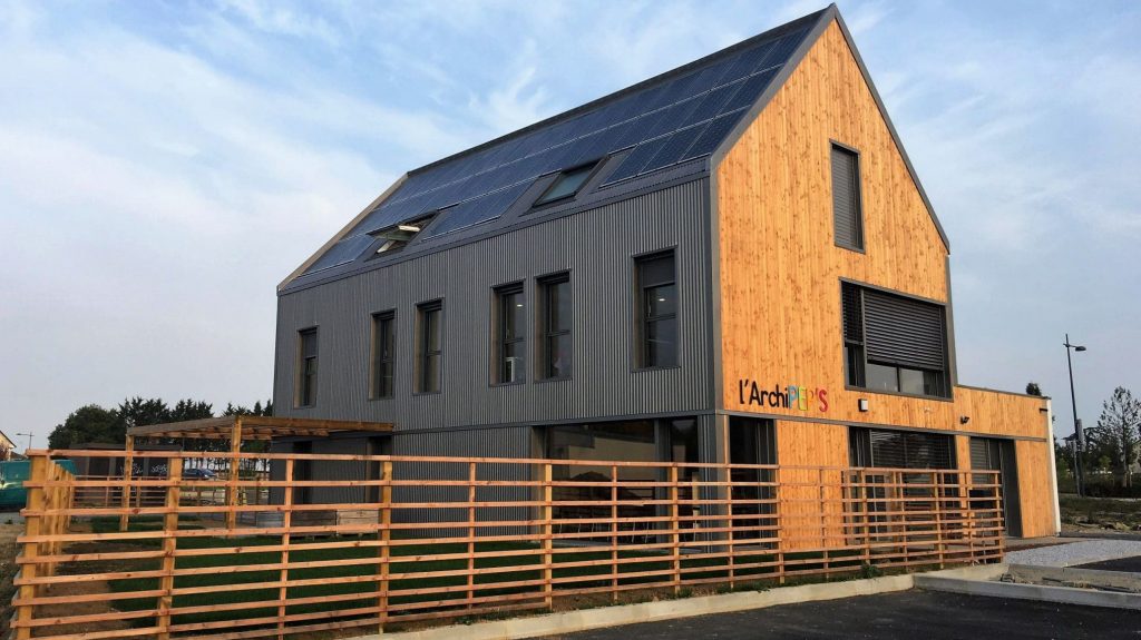 Une maison en carton, un pari social, écologique et économique