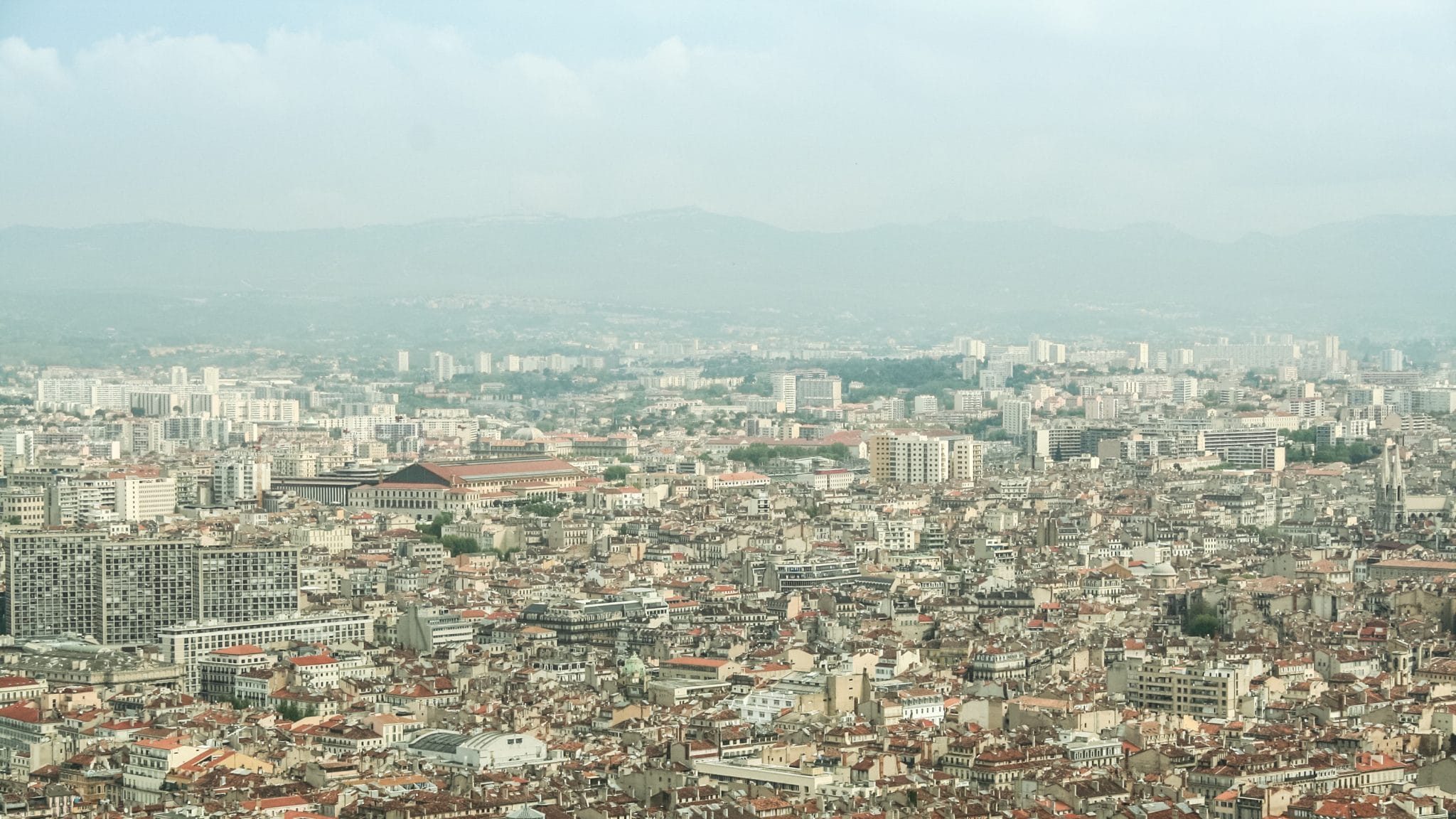 Marseille : Le Réfectoire veut pallier le manque de centre sociaux