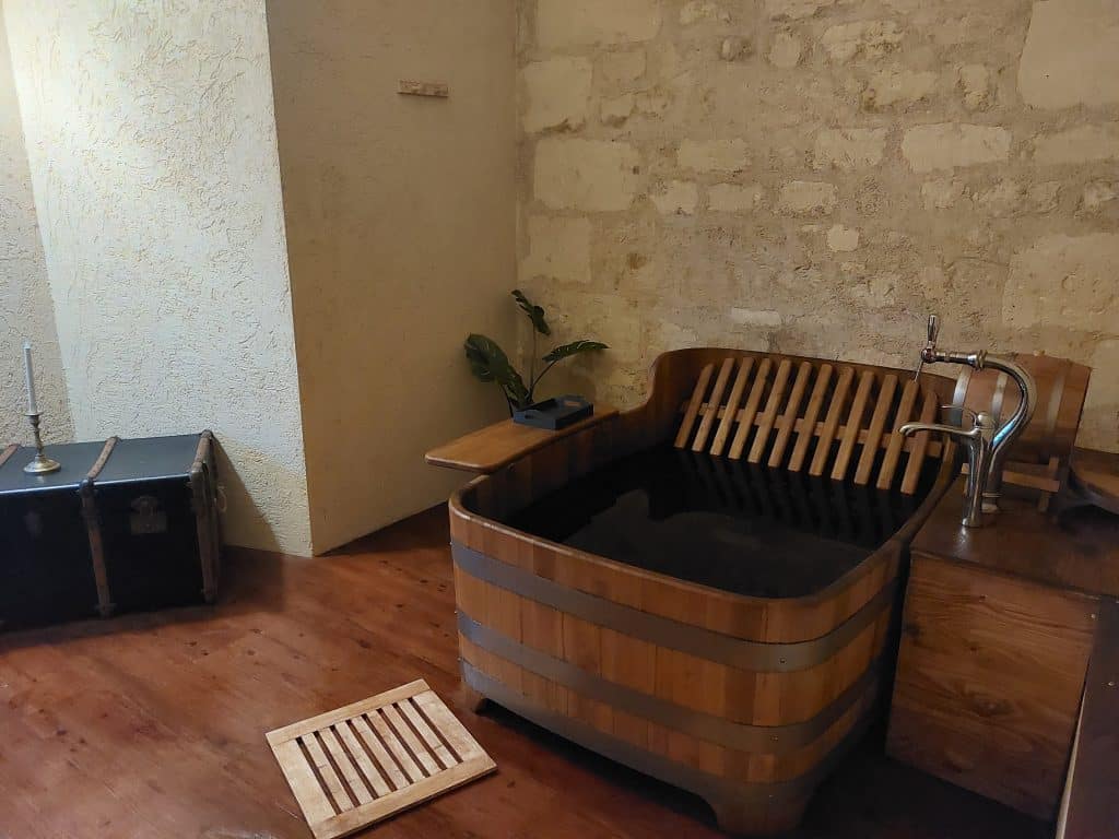 Bordeaux : un spa unique en France qui propose des bains de vin
