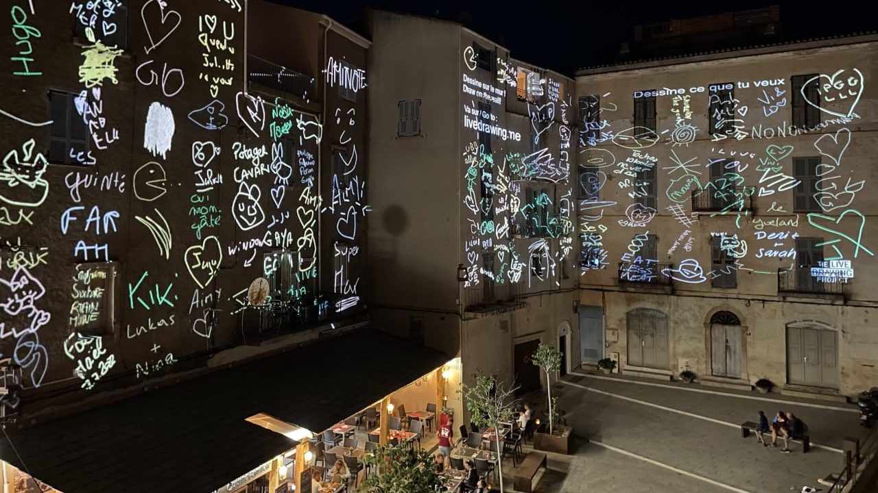 S'exprimer sur les murs au festival des lumières