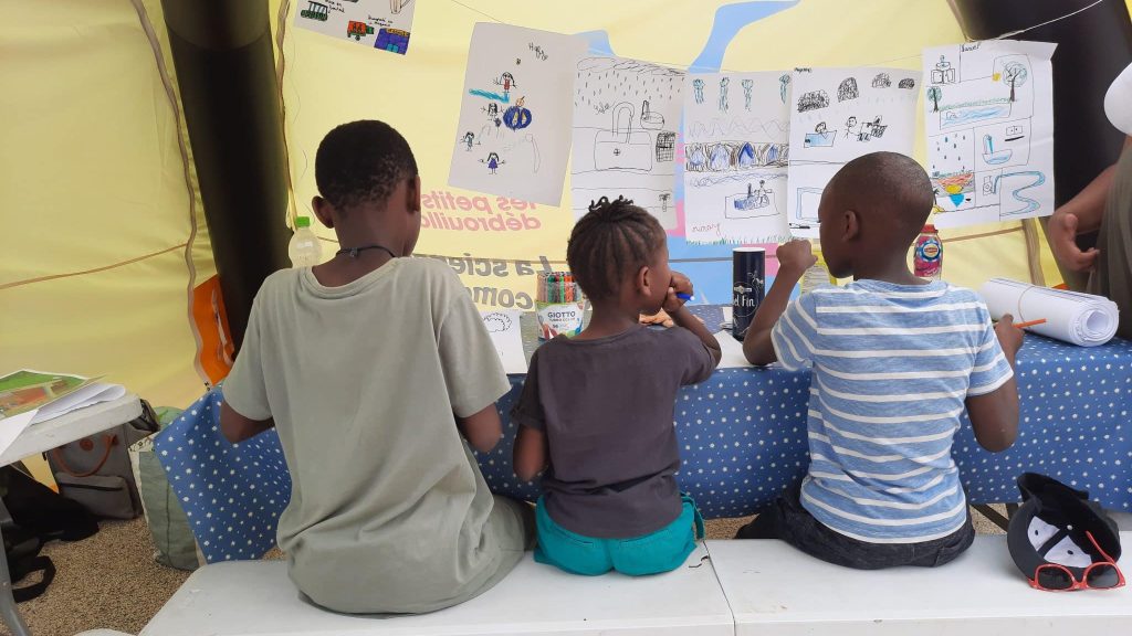 Les Cités Débrouillardes installe la science au pied des immeubles