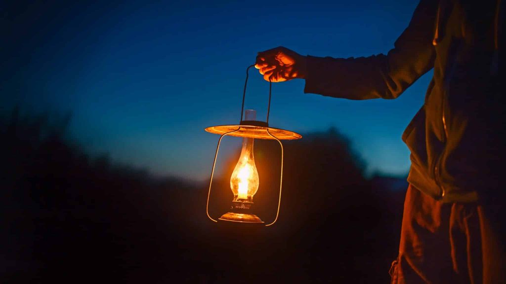 Bretagne : des veillées et promenades contées en famille