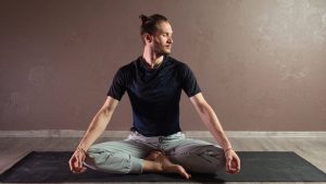 Le yoga et les hommes : découvrir une autre forme de masculinité
