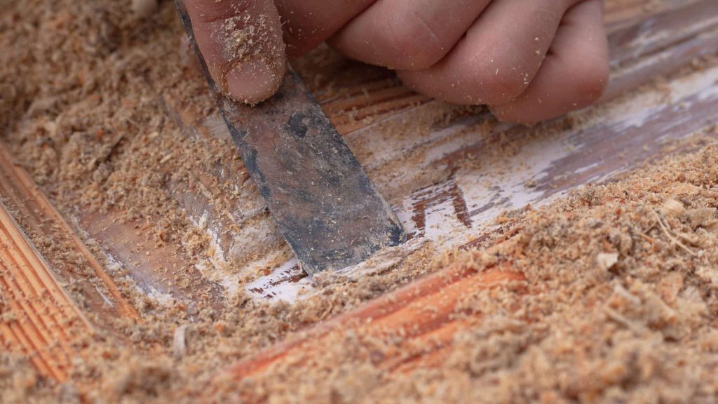 Val-de-Marne : elle donne une seconde vie à des meubles anciens