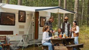 Le camping collaboratif, une façon de vivre ses vacances autrement