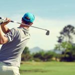 Les combinaisons de surf recyclées pour créer des accessoires de golf