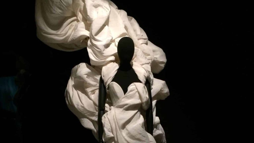 Elsa Schiaparelli, créatrice de mode italienne, s’expose à Paris