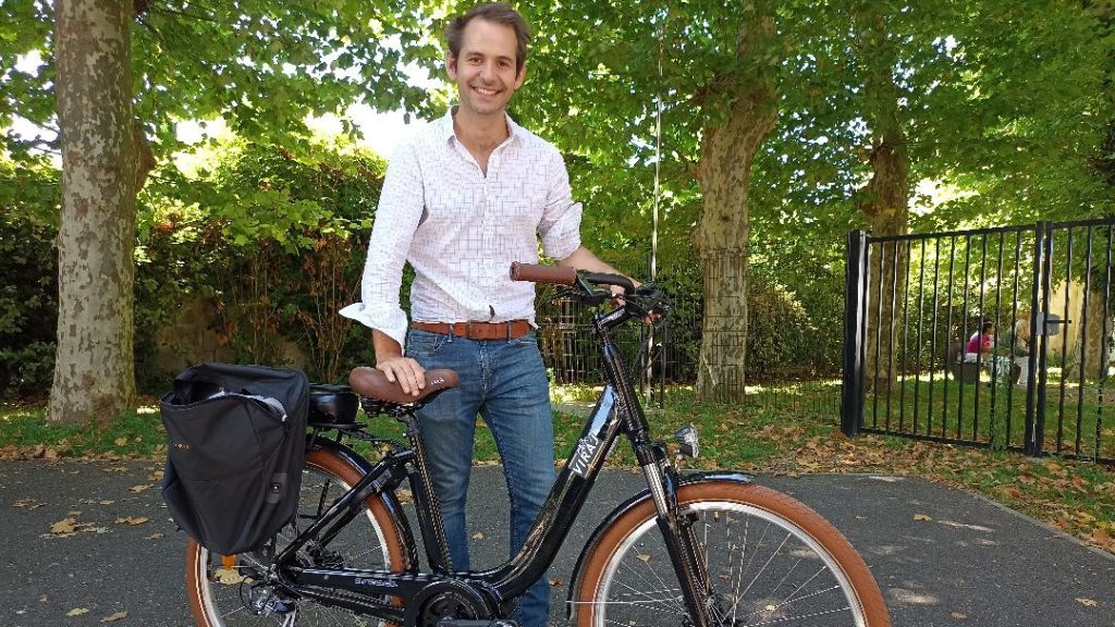 Mobilité : à Bordeaux, Viraj convertit les salariés au vélo