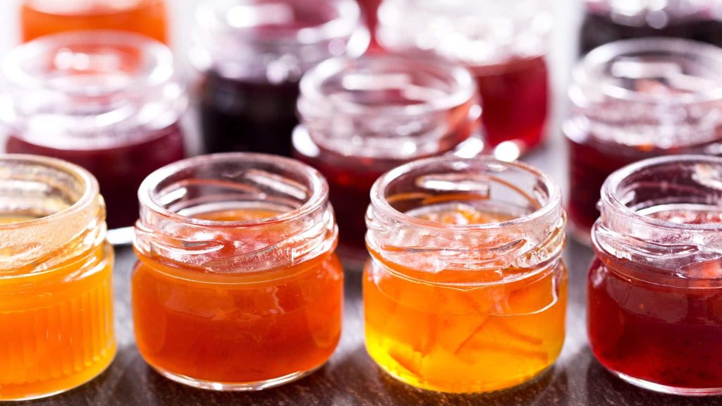 En Lorraine, une confiture de groseille épépinée à la plume