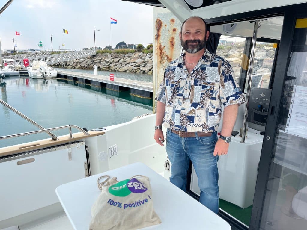 Bretagne : il organise des cérémonies funéraires en pleine mer  
