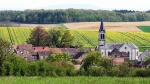 Le village d'Amange (Jura) se trouve au milieu des champs