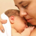 visuel représentant le peau à peau avec bébé