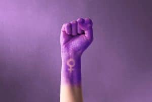Solidarité : un livre guide les femmes sur le chemin de la sororité