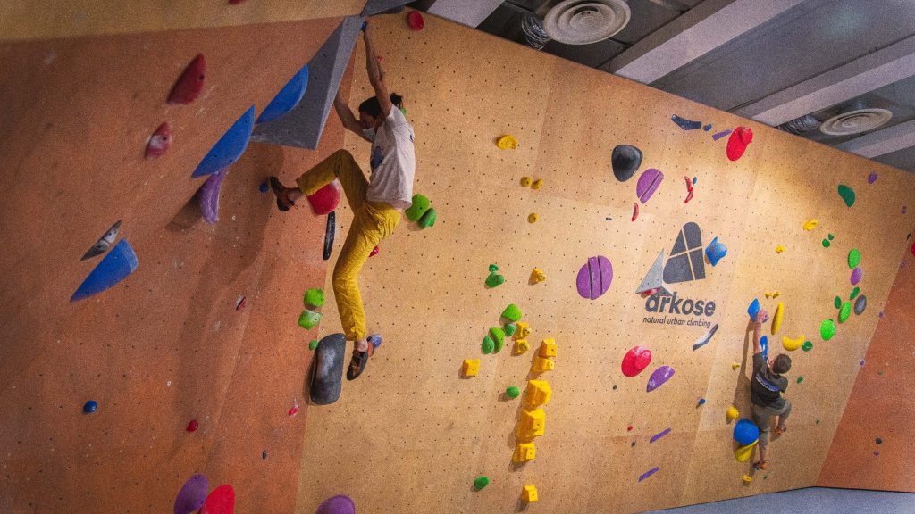 Sport : immersion dans une salle d’escalade parisienne