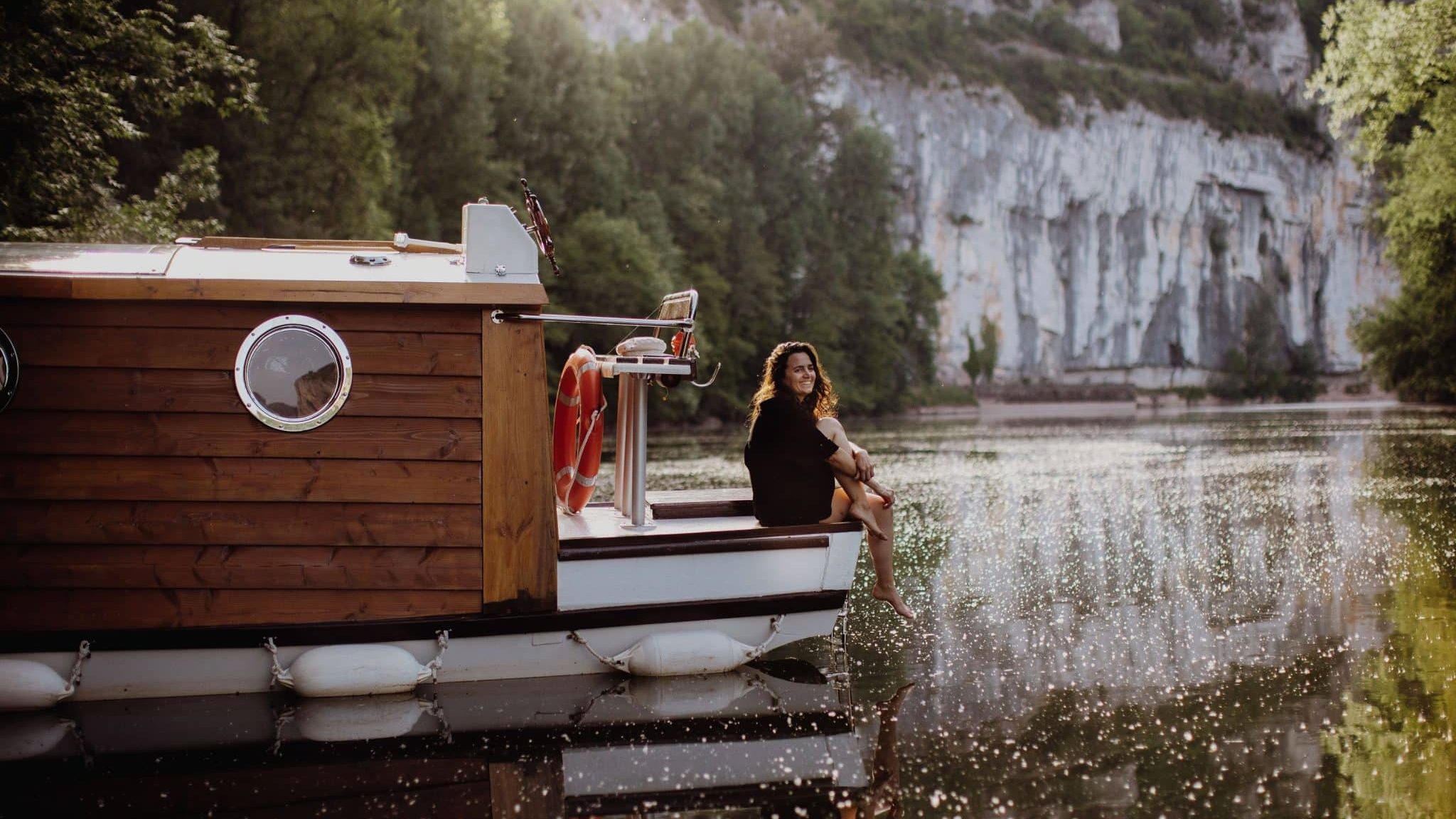 Ma parenthèse flottante Lot bateau cabane