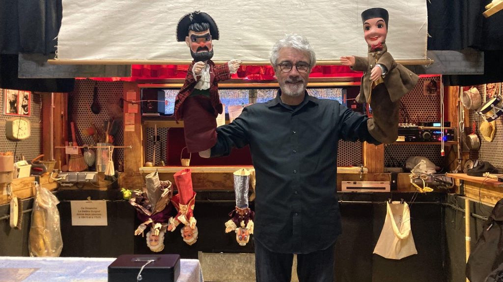 Depuis plus de quarante ans, Pascal Mesnier est guignoliste