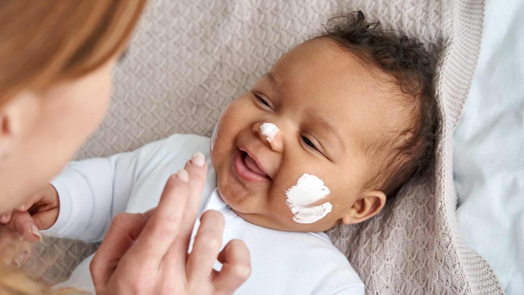 Cosmétiques bio, vegan, 100% naturels… À quoi prêter attention ?